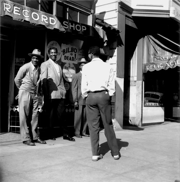 Men outside Rhythm Records on Sutter Street, 1947